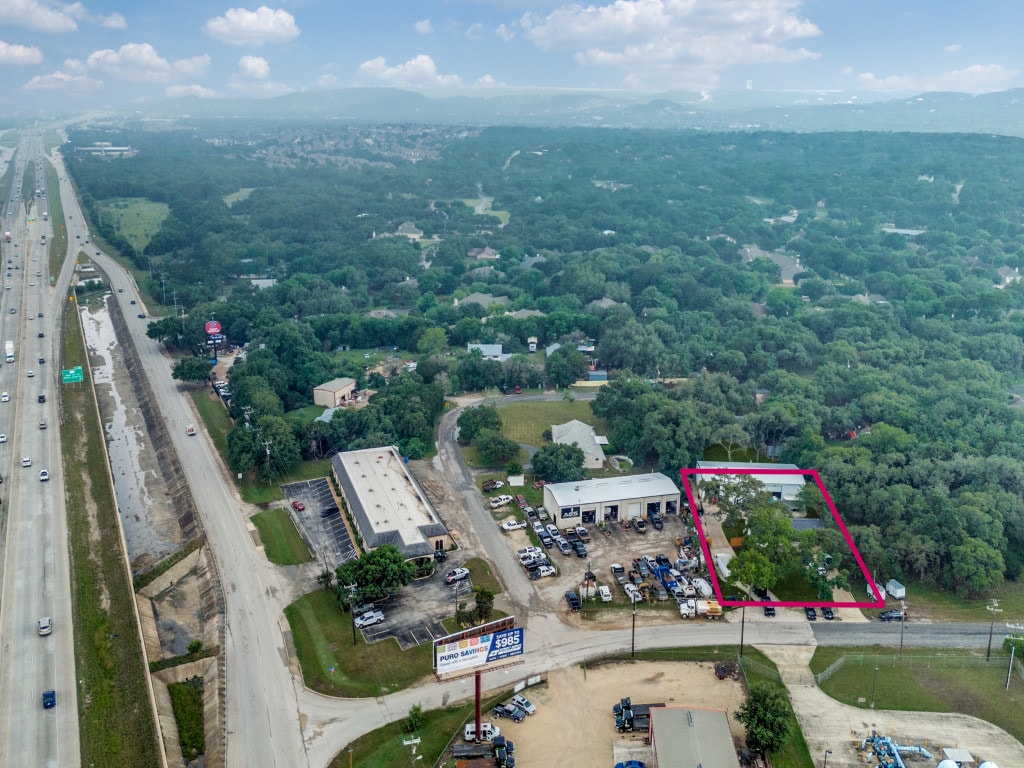 8424 Indian Hills Ln, Boerne, TX for lease Primary Photo- Image 1 of 18