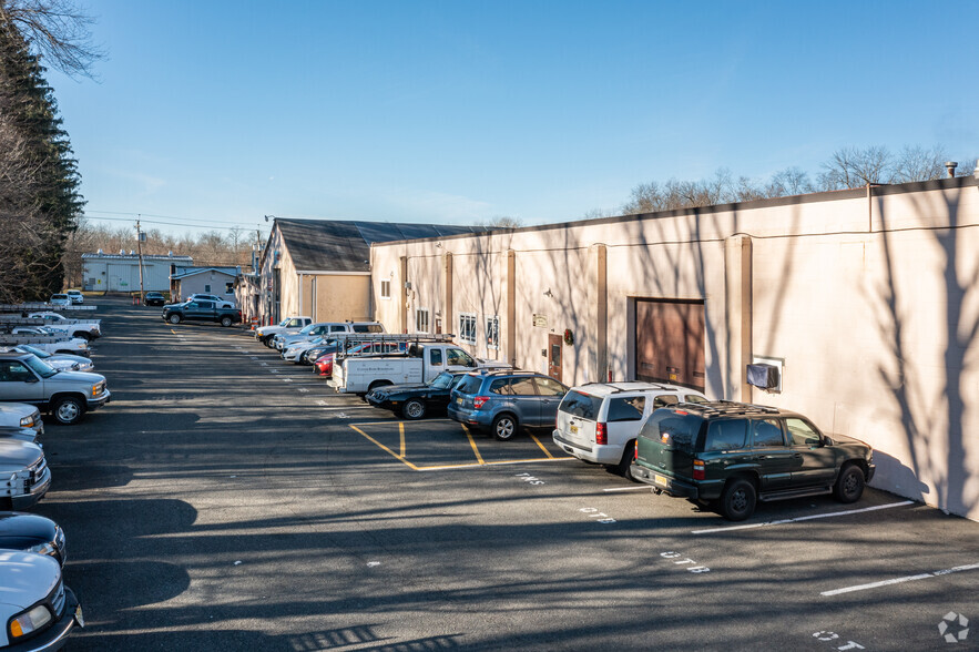 10 Summit Ave, Berkeley Heights, NJ for lease - Building Photo - Image 2 of 6