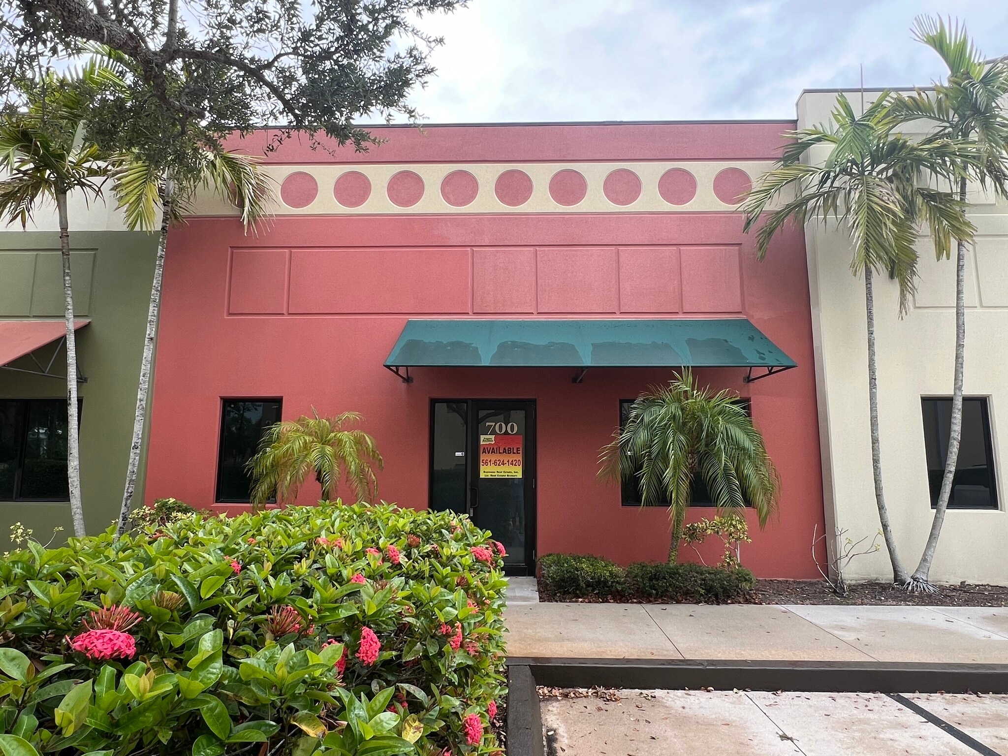 2885 Jupiter Park Dr, Jupiter, FL for lease Building Photo- Image 1 of 6