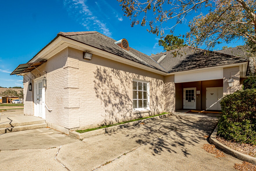 8425 Cumberland Pl, Baton Rouge, LA for lease - Building Photo - Image 3 of 65