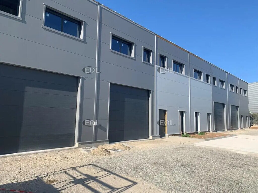 Location Local d'activités 187 m² à 561 m² - Photo 1