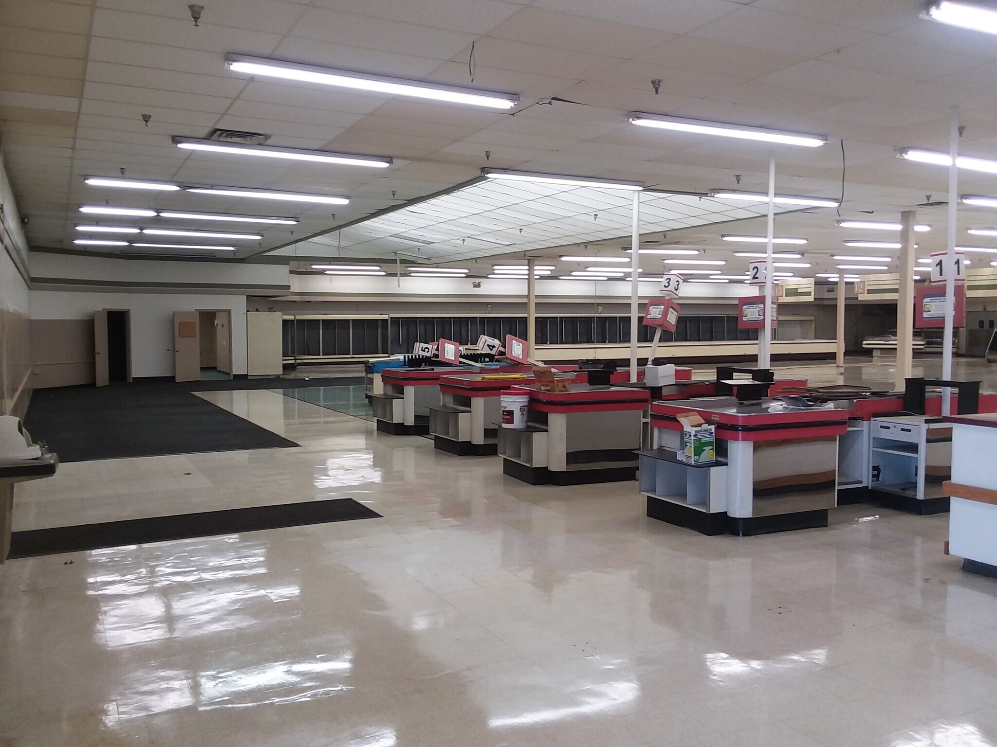 101123 Blossom Centre Blvd, Willard, OH 44890 Office/Retail for