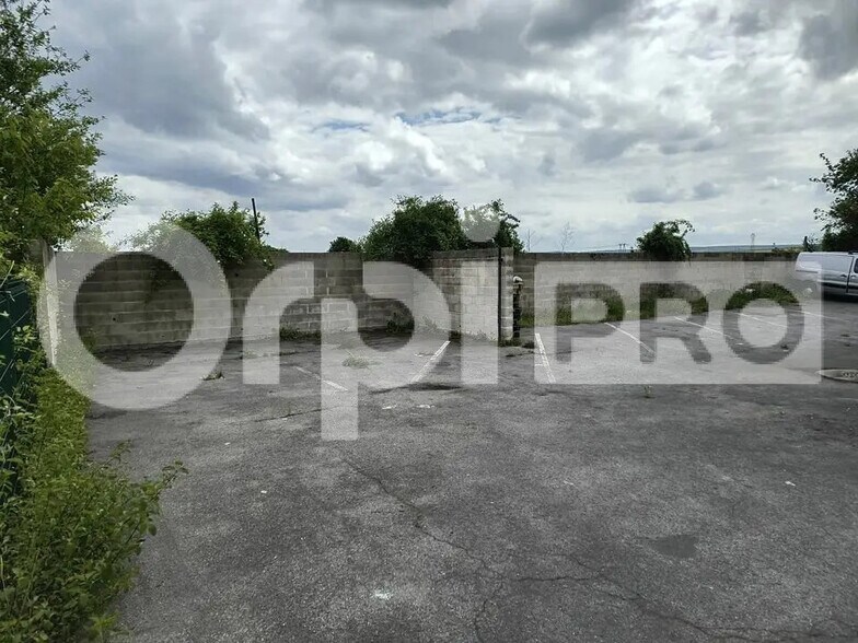 Flex in Cormontreuil for lease - Building Photo - Image 3 of 5