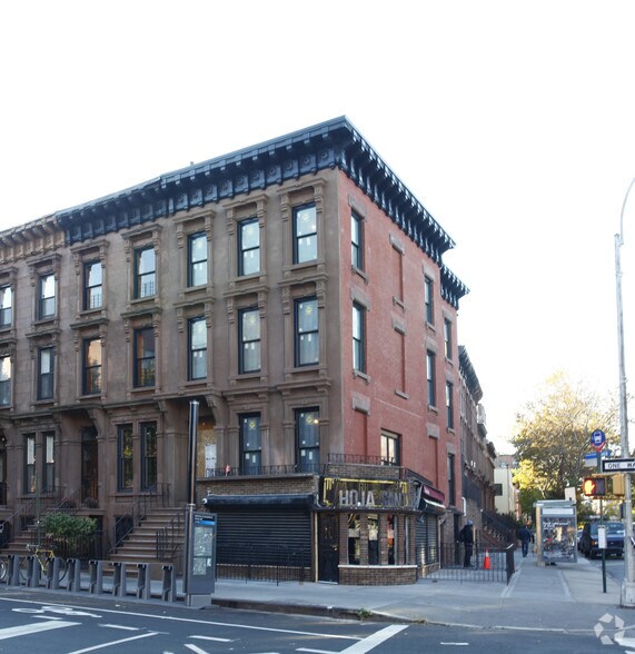250 Dekalb Ave, Brooklyn, NY for sale - Primary Photo - Image 1 of 1