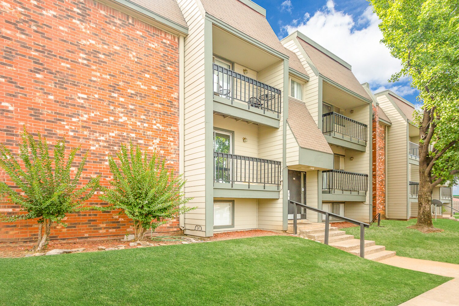 1311 N Ash Pl, Owasso, OK for sale Building Photo- Image 1 of 1