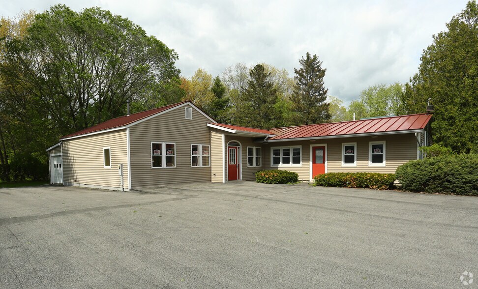 1037 Rt-196, Hudson Falls, NY for sale - Primary Photo - Image 1 of 1