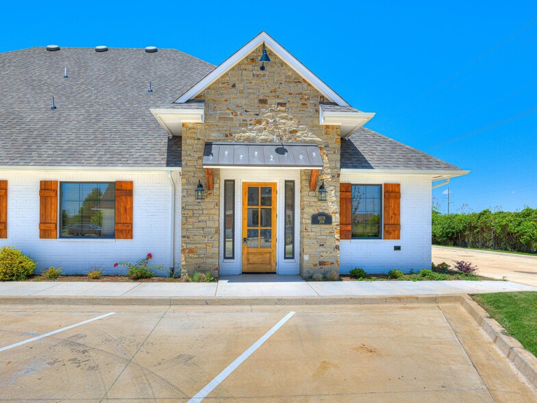 1111 Magnolia Ct, Moore, OK for lease - Building Photo - Image 1 of 11