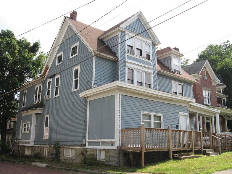 152 Chandler St, Jamestown, NY for sale - Primary Photo - Image 1 of 1