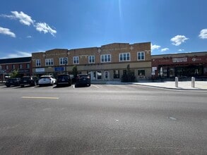 819 Burlington Ave, Western Springs, IL for lease Interior Photo- Image 2 of 11