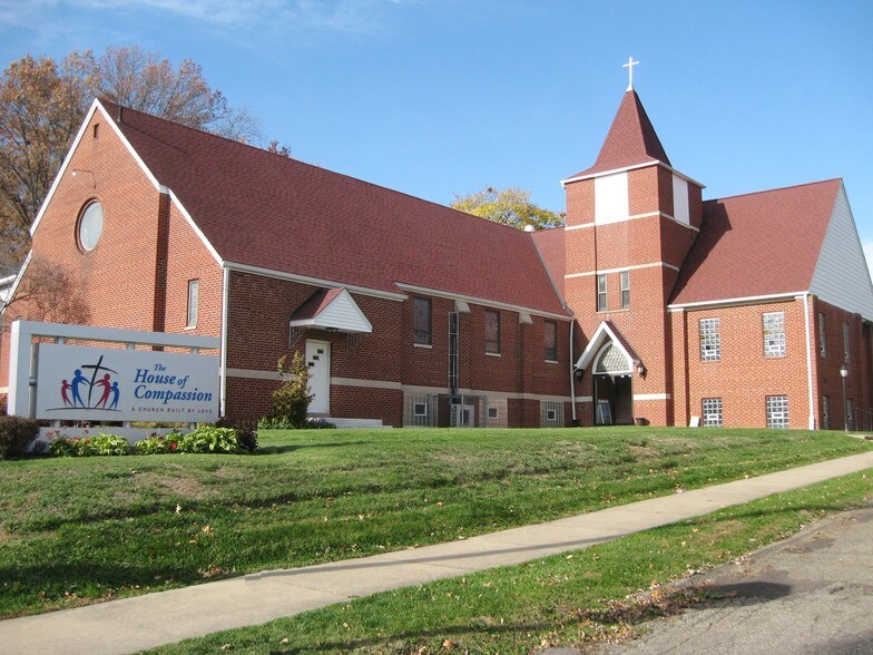 375 E Tuscarawas Ave, Barberton, OH for sale - Building Photo - Image 1 of 1