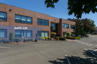 975 SE Sandy Blvd, Portland, OR for lease Building Photo- Image 1 of 23