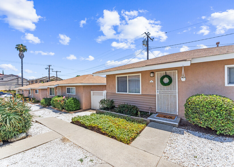 203-247 S Monte Vista St, La Habra, CA for sale - Building Photo - Image 2 of 8