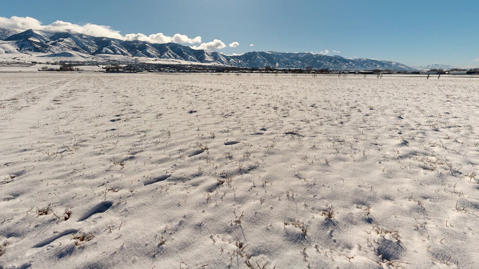 4355 Main St, Hyde Park, UT for sale - Matterport 3D Scan - Image 3 of 13