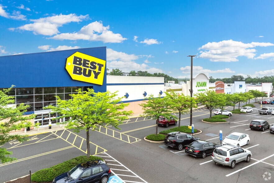 310-330 Commerce Blvd, Fairless Hills, PA for sale - Primary Photo - Image 1 of 1