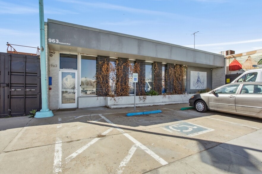 963 Federal Blvd, Denver, CO for lease - Building Photo - Image 1 of 18