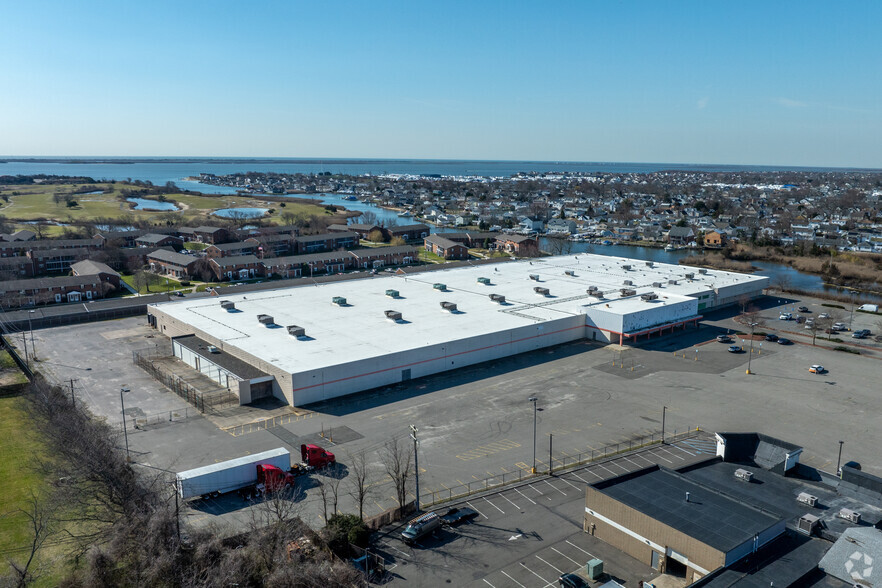 1000 W Montauk Hwy, West Babylon, NY for lease - Aerial - Image 3 of 3