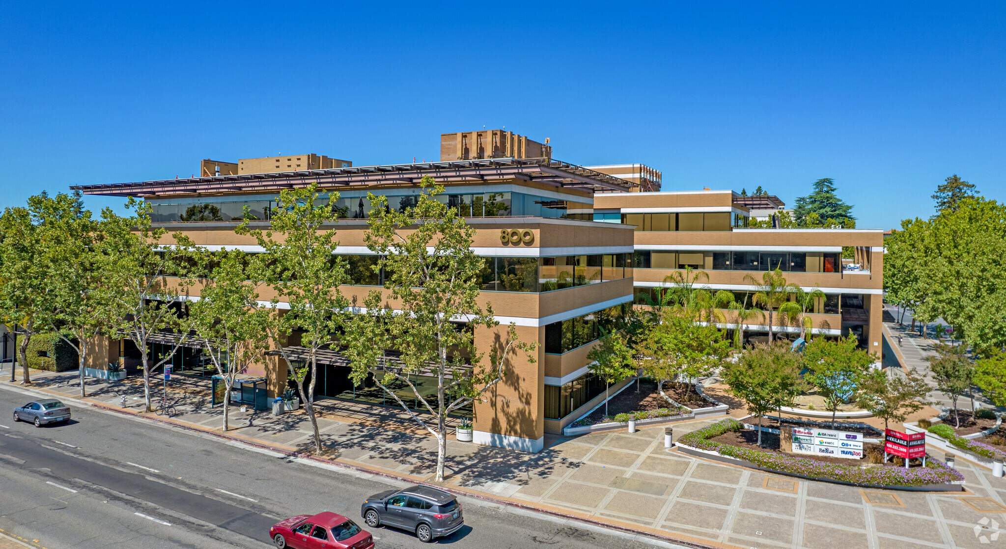 800 W El Camino Real, Mountain View, CA for lease Building Photo- Image 1 of 5