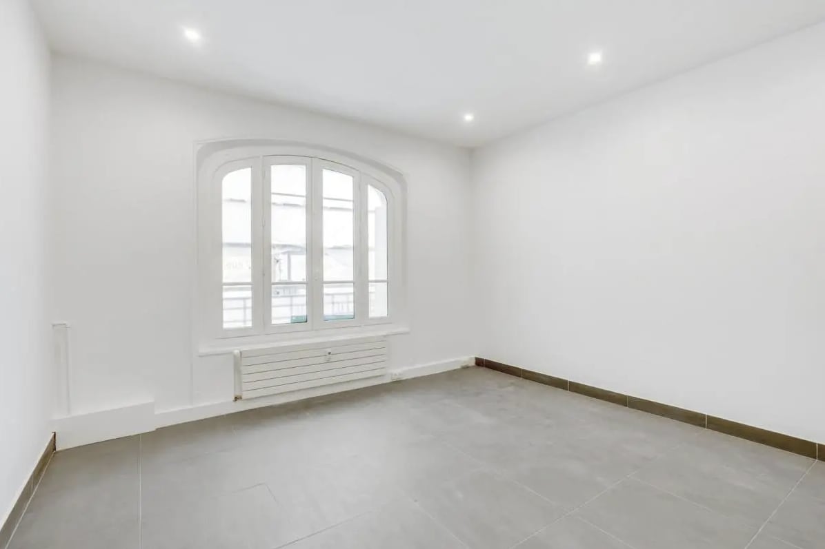 34 Avenue De La Motte-Picquet, Paris, PAR 75007 - - - Interior Photo - Image 1 of 5