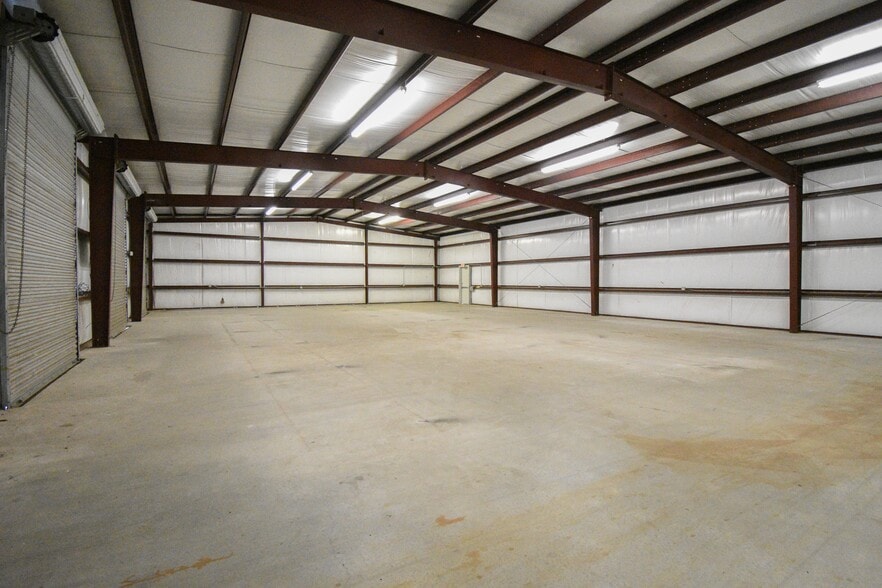 512 Hartman Rd, Victoria, TX for sale - Interior Photo - Image 3 of 12