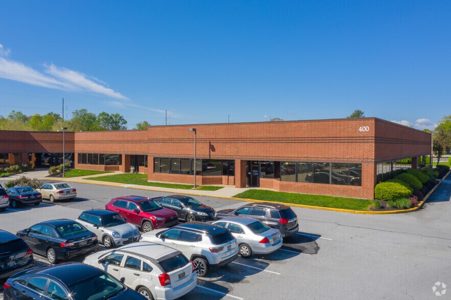 100 White Clay Center Dr, Newark, DE for lease - Building Photo - Image 1 of 21