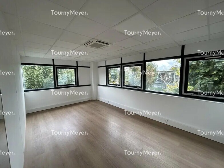 Office in Nantes for lease - Interior Photo - Image 2 of 8