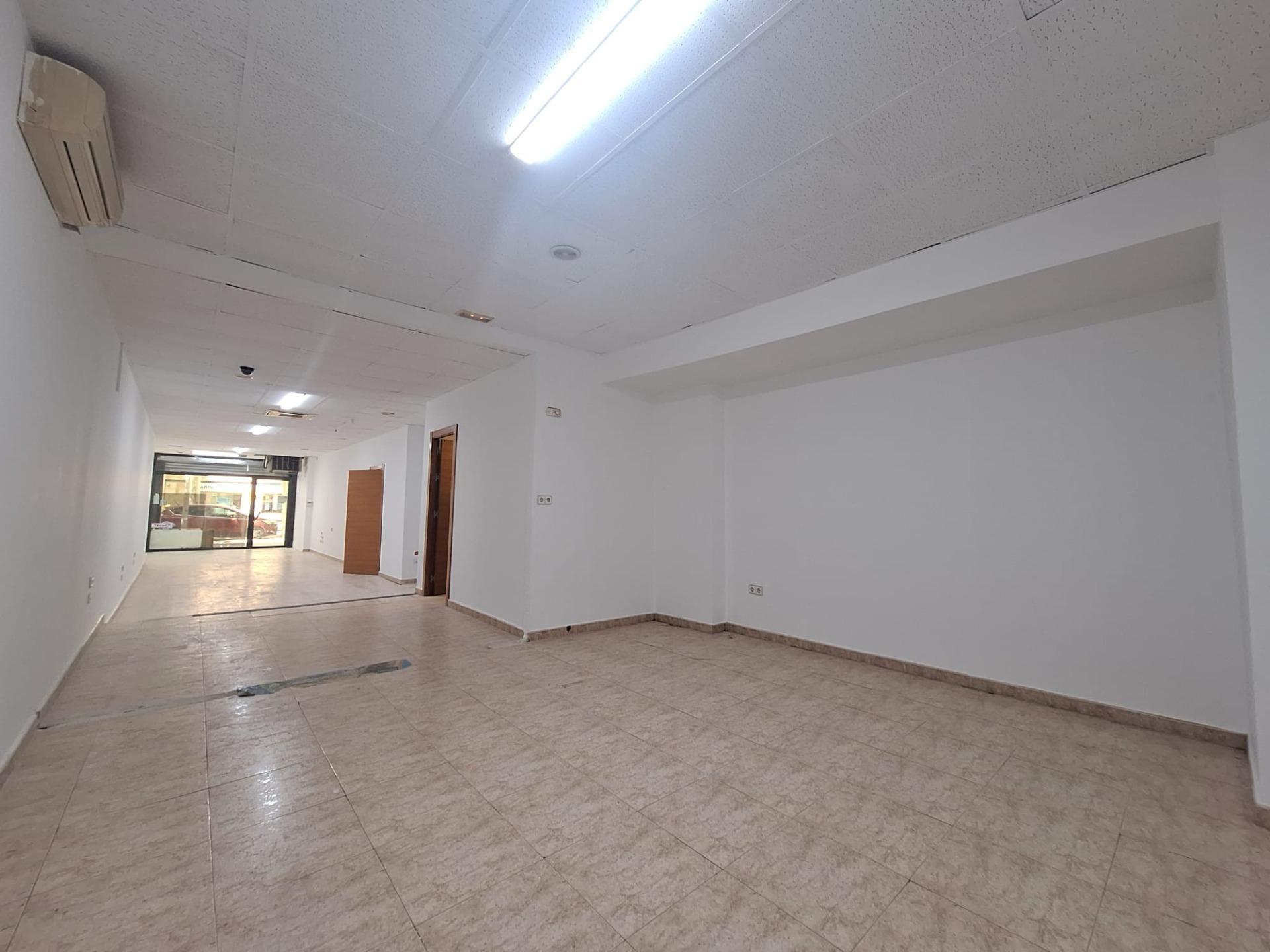 Retail in Igualada, Barcelona for lease Interior Photo- Image 1 of 7