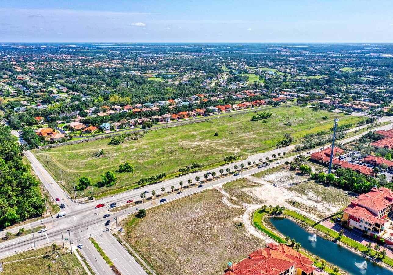 9201 Corkscrew Rd, Estero, FL 33928 - The Colonnade of Estero | LoopNet