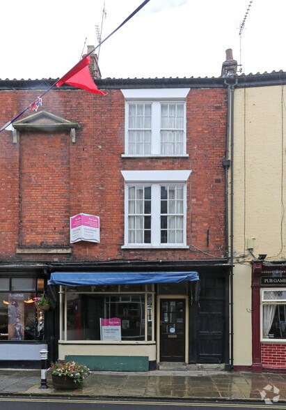 84 High St, Bridlington for sale - Primary Photo - Image 1 of 1