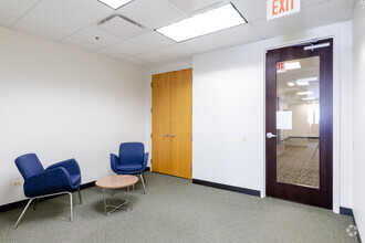 500 Davis St, Evanston, IL for lease Interior Photo- Image 2 of 7