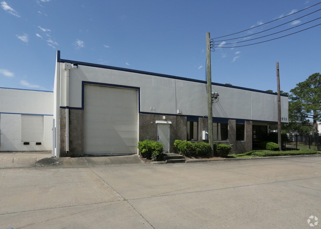 10835 Seaboard Loop, Houston, TX 77099 | LoopNet