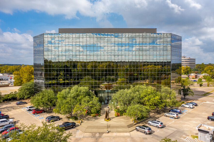 2431 E 61st St, Tulsa, OK for lease - Building Photo - Image 1 of 17