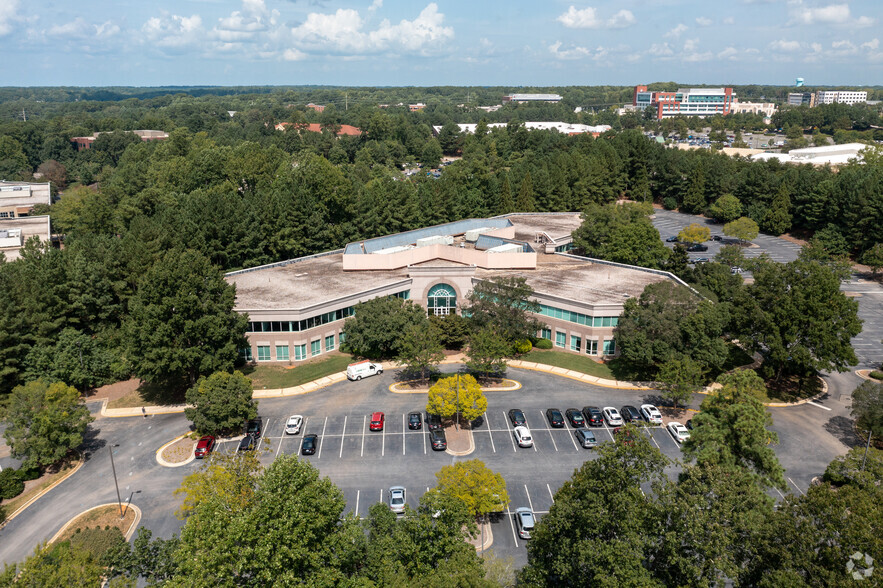 1100 Crescent Green Dr, Cary, NC for lease - Building Photo - Image 1 of 39