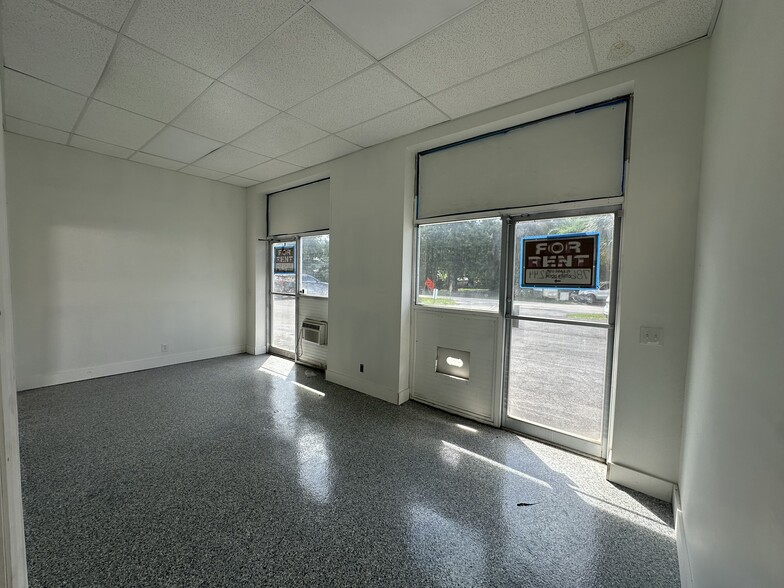 2755-2825 SE Garden St, Stuart, FL for lease - Building Photo - Image 3 of 6