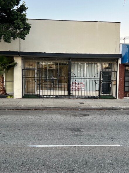 5265 E Beverly Blvd, East Los Angeles, CA for lease - Building Photo - Image 1 of 4