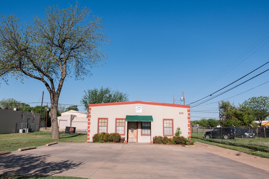 3102 Jacksboro Hwy, Wichita Falls, TX for sale - Building Photo - Image 2 of 10