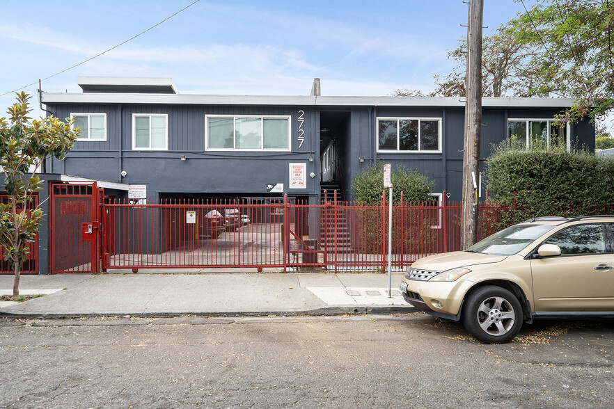 2727 E 17th St, Oakland, CA for sale - Building Photo - Image 1 of 1