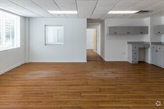 215-235 Lincoln Rd, Miami Beach, FL for lease Interior Photo- Image 2 of 6