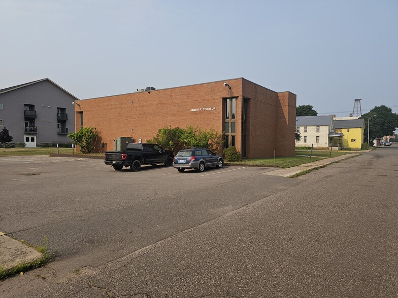 97 S 4th St, Ishpeming, MI for lease - Building Photo - Image 2 of 89