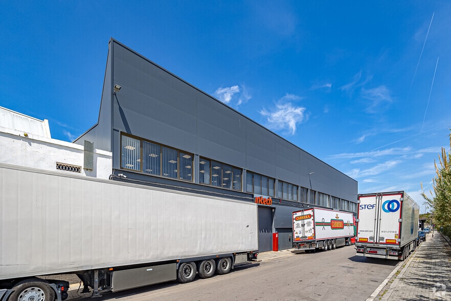 Industrial in Viladecans, Barcelona for lease - Building Photo - Image 2 of 2