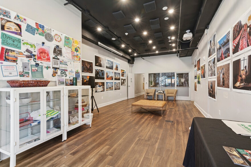 3645 Lancaster Ave, Philadelphia, PA for lease - Interior Photo - Image 3 of 15