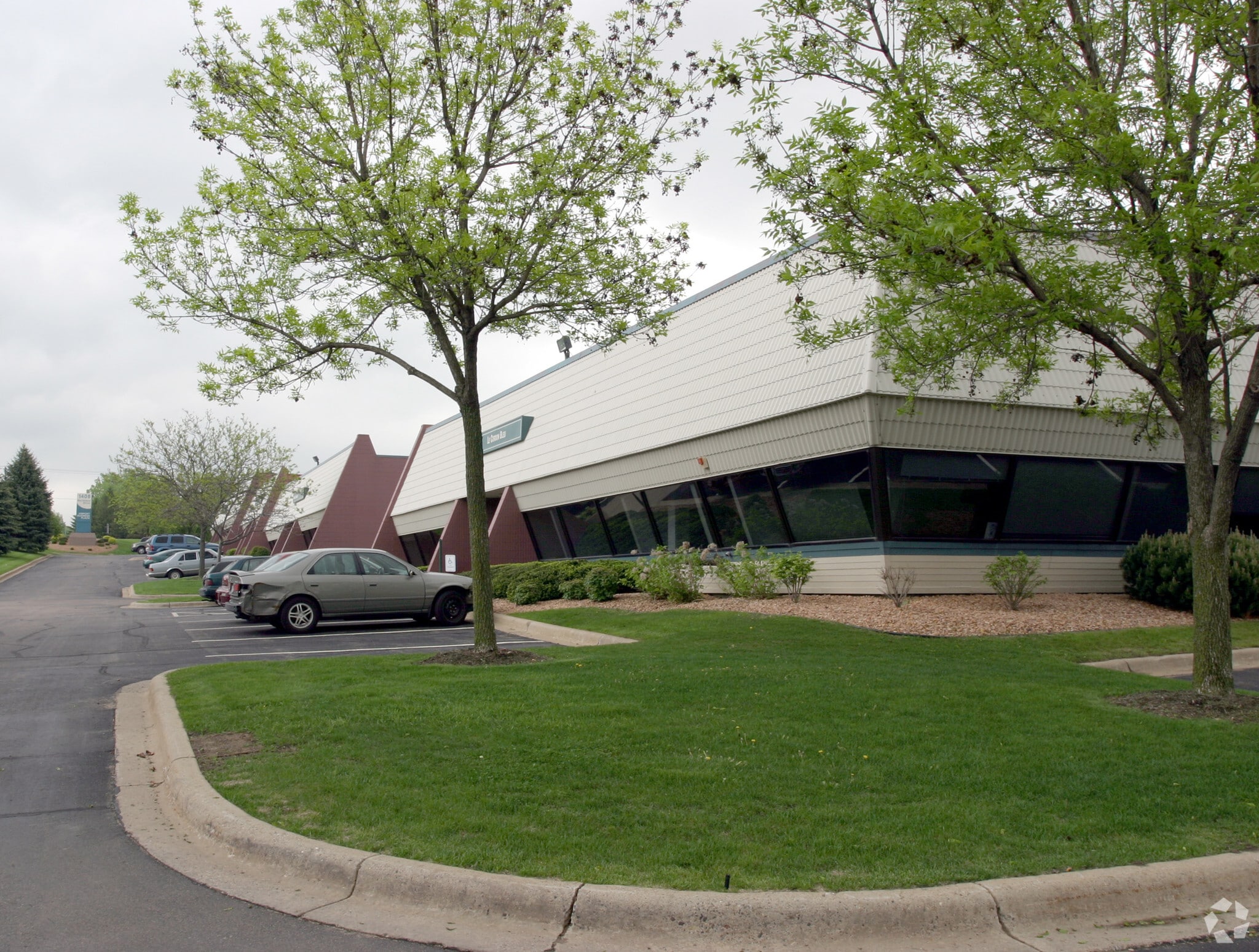 1408-Northland-Dr-Mendota-Heights-MN-Building-Photo-6-LargeHighDefinition.jpg