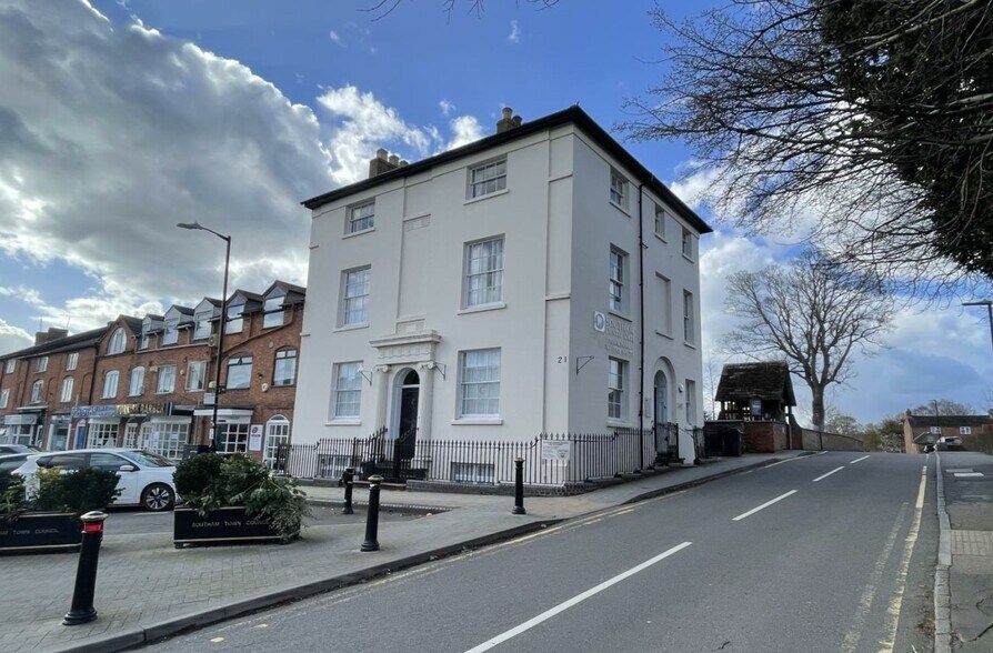 21 Market Hl, Southam for lease - Primary Photo - Image 1 of 8