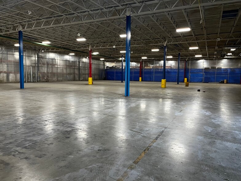 145 Cane Creek Industrial Park Rd, Fletcher, NC for lease - Interior Photo - Image 2 of 20