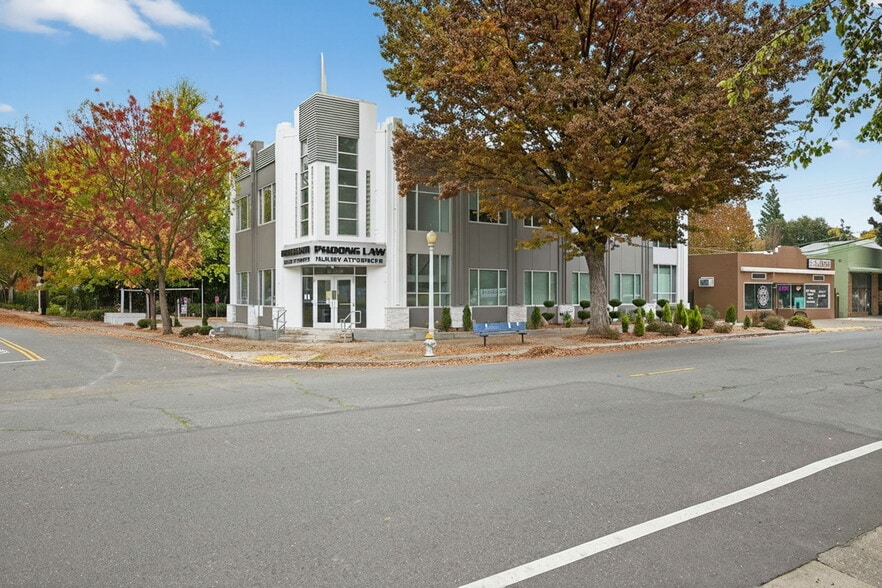 2725 Riverside Blvd, Sacramento, CA for sale - Building Photo - Image 2 of 13