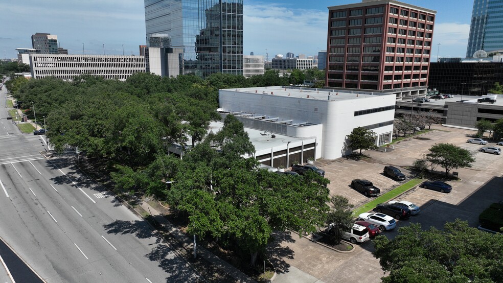 3403 Richmond Ave, Houston, TX for sale - Building Photo - Image 2 of 4