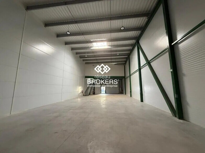Industrial in Bernes-sur-Oise for lease - Interior Photo - Image 1 of 2