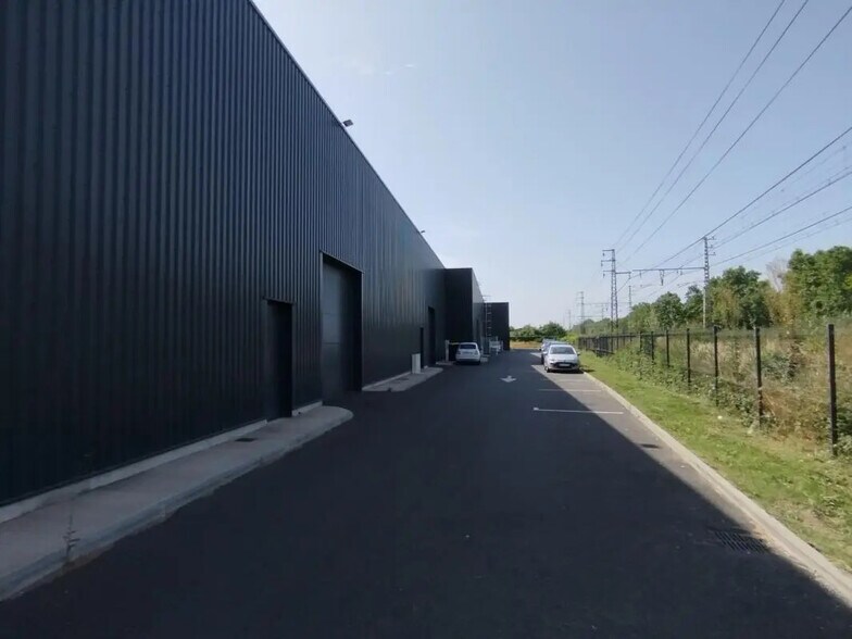 Flex in Saint-Jory for lease - Building Photo - Image 2 of 2