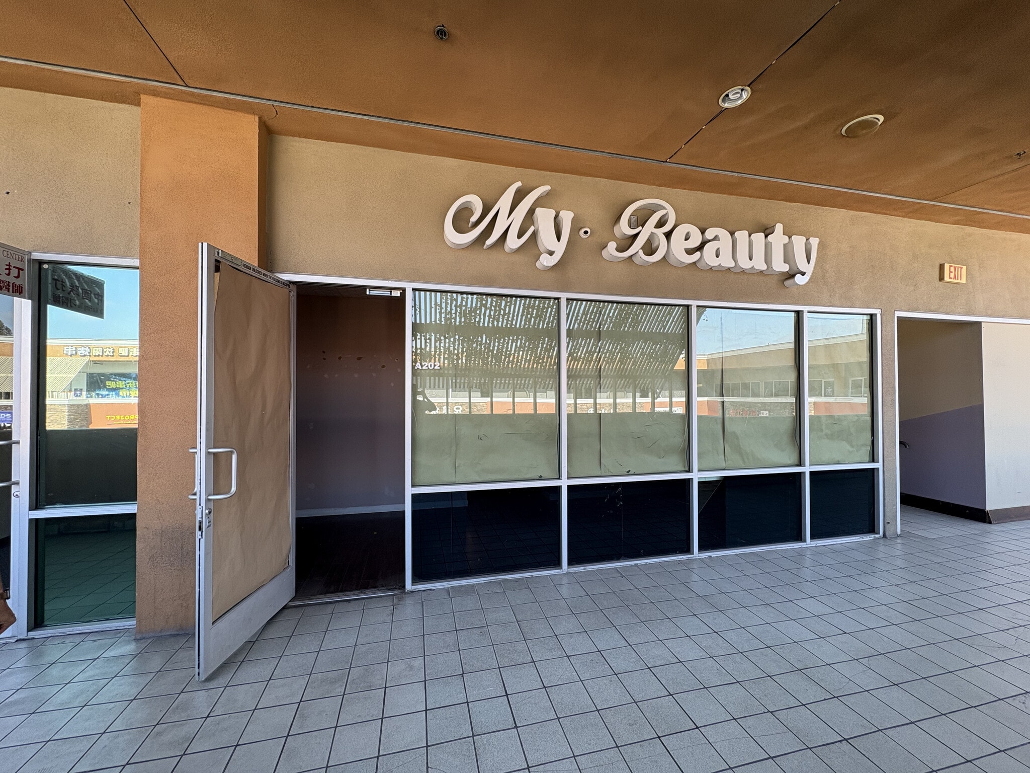 18888 Labin Ct, Rowland Heights, CA for lease Interior Photo- Image 1 of 10