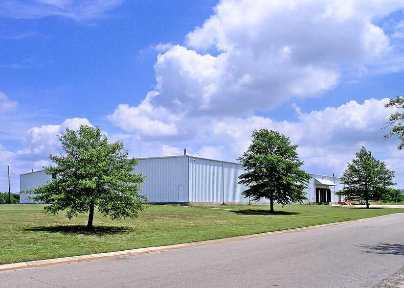 2460 S Church St, Paris, TX for sale - Building Photo - Image 1 of 1