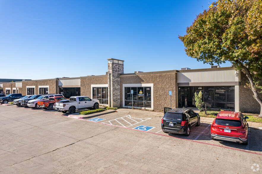 3704-3732 Arapaho Rd, Addison, TX for lease - Building Photo - Image 1 of 6